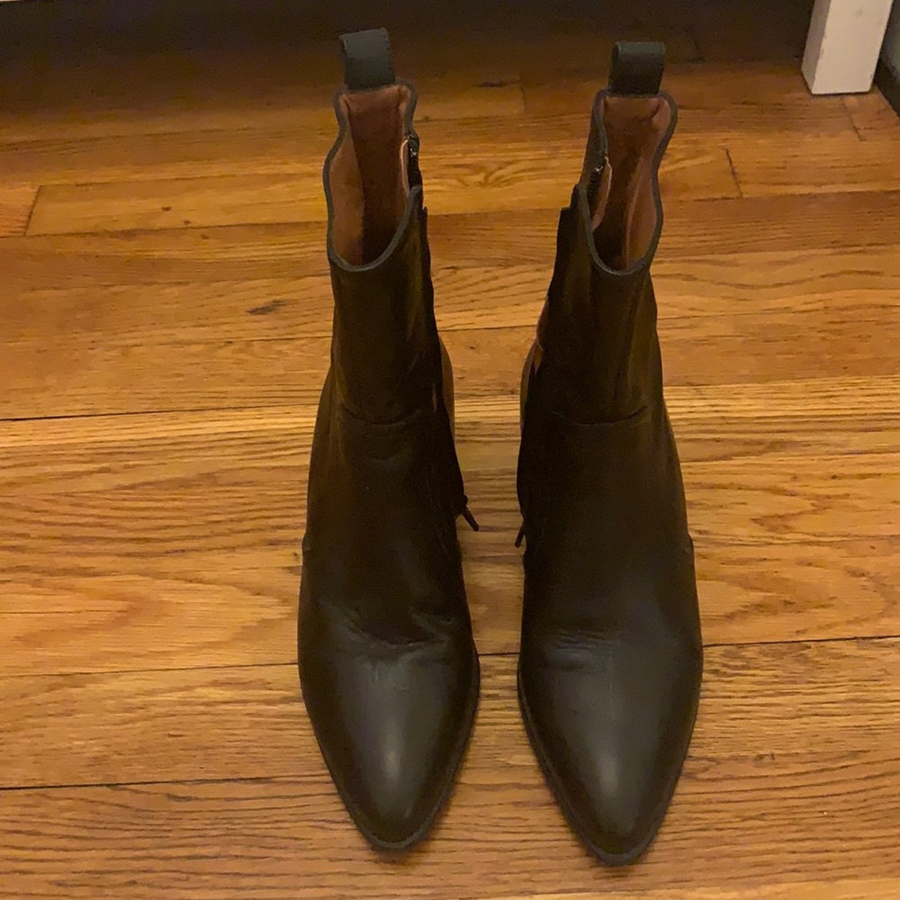 Cuero&mor black leather booties, size 37 (size 7)